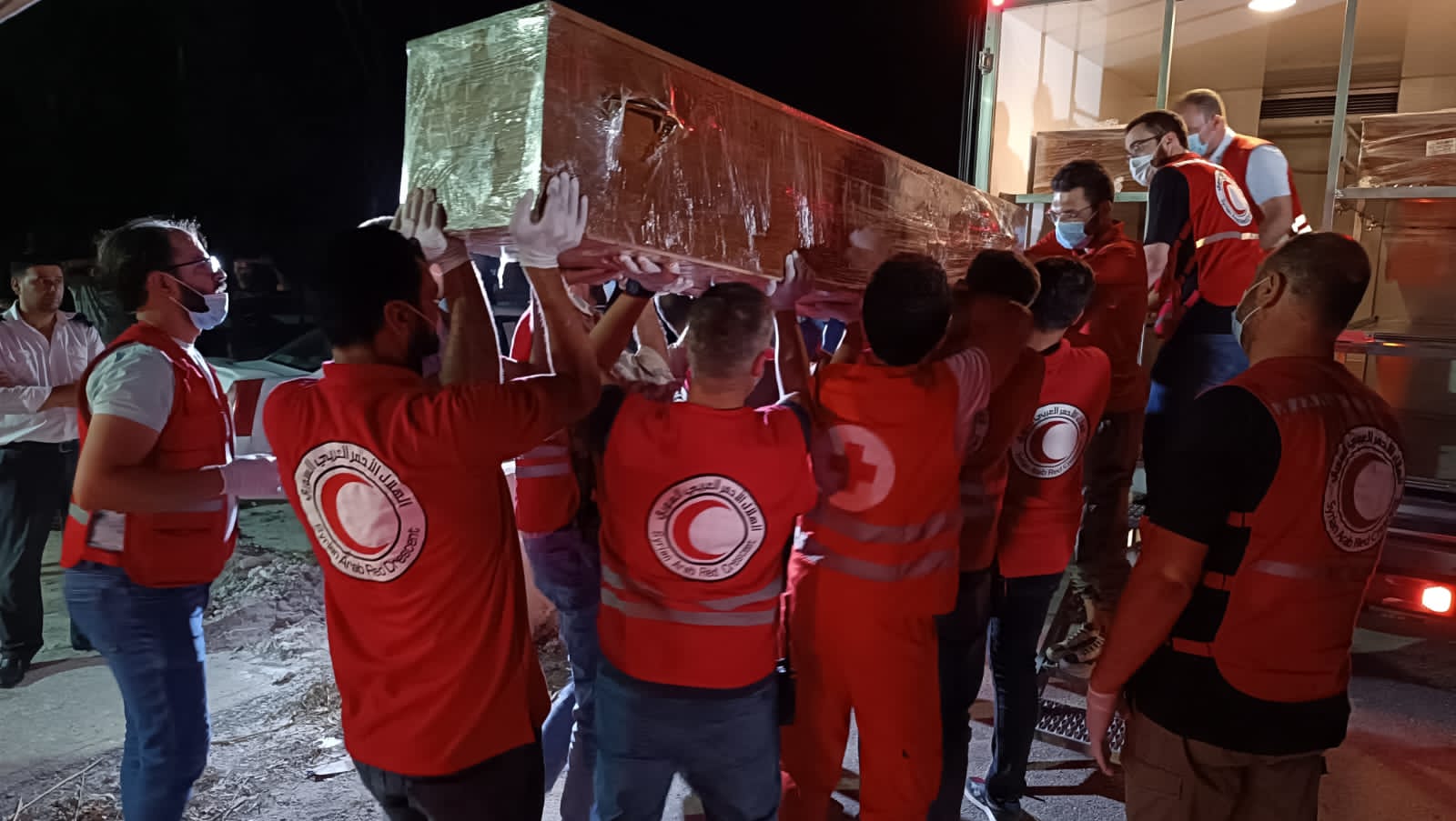 بعد أن قضوا غرقا في الجزائر... الصليب الأحمر سلم جثامين 12 سوريا إلى الهلال الأحمر السوري